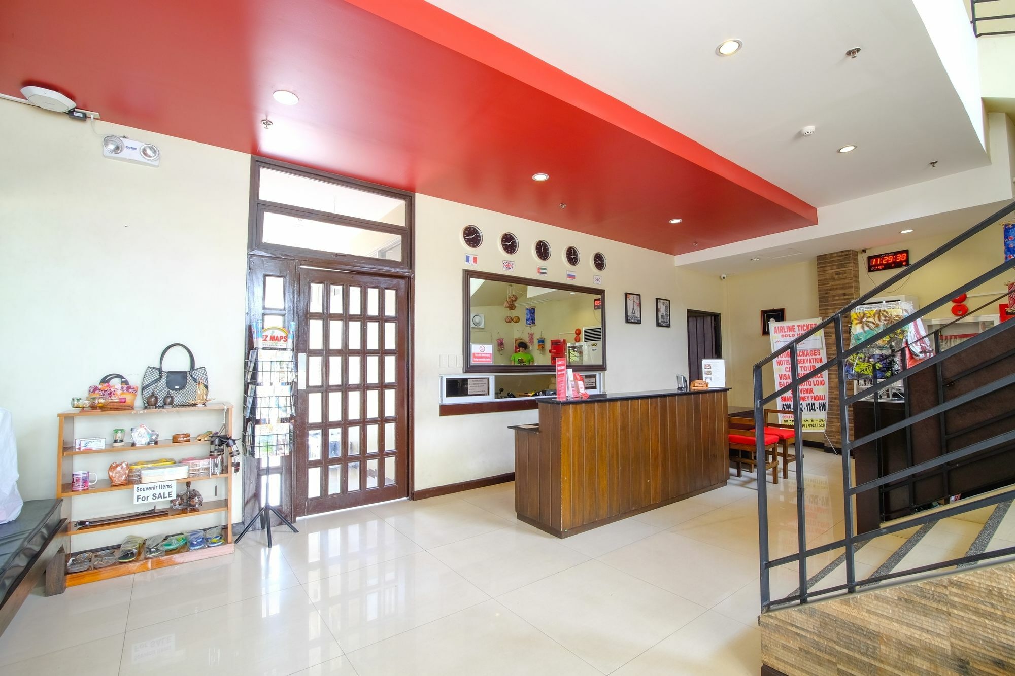 Zen Rooms Basic Aurora パサイ エクステリア 写真